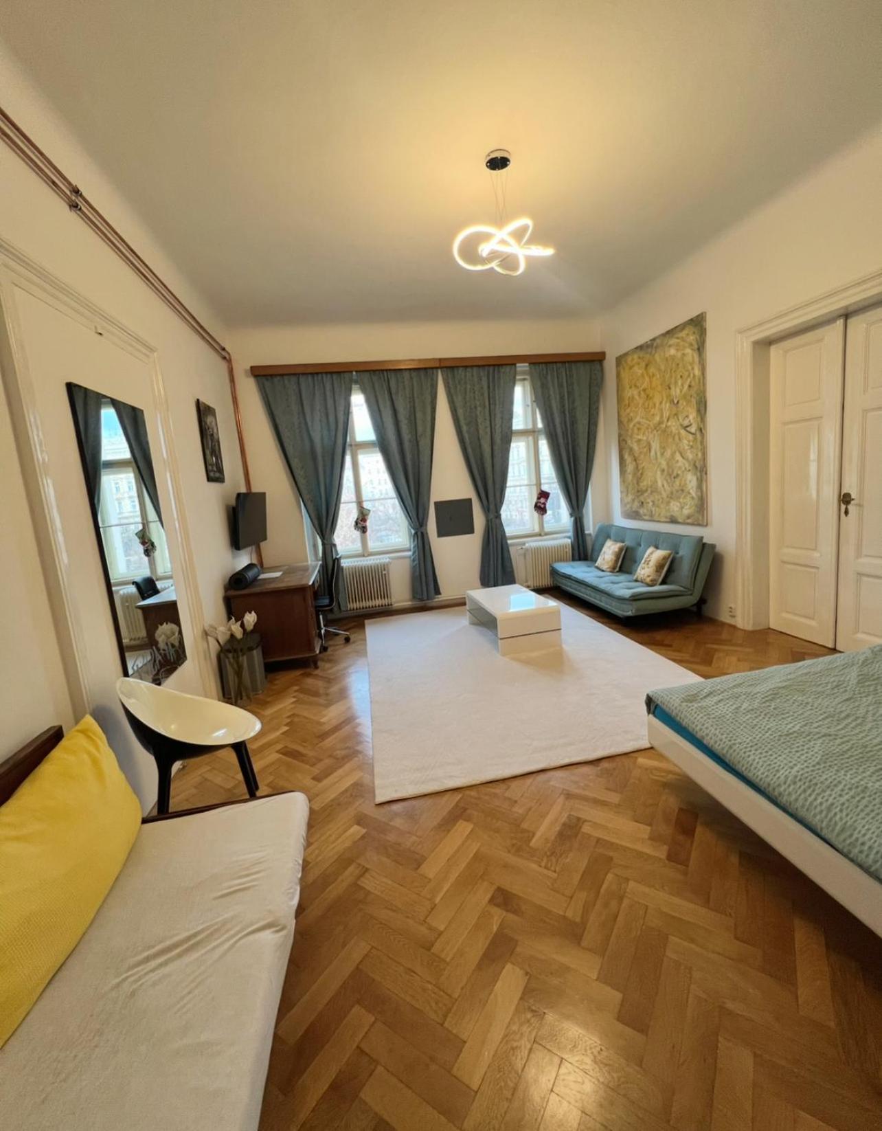 Wenceslas Square 150 M2 * Praga